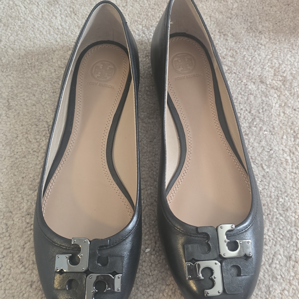 Tory Burch Black Flats with Silver Logo - Picture 5 of 7